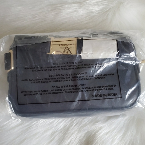 MICHAEL KORS FANNY PACK/BELT BAG - Picture 5 of 5